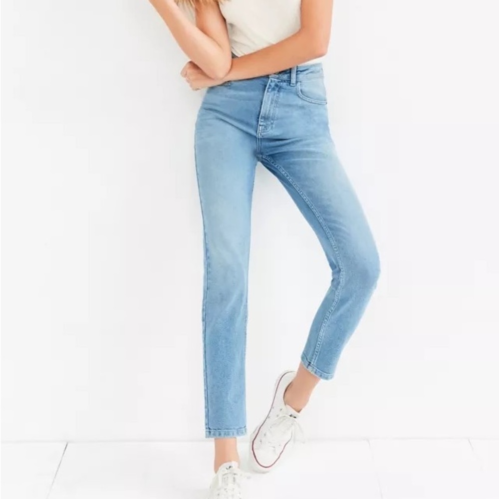 Urban Outfitters BDG Girlfriend High-Rise Cropped Denim Jeans